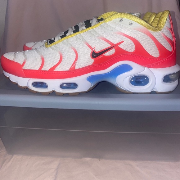 NIKE AIR MAX PLUS VIBRANT TROPICAL - Picture 4 of 7
